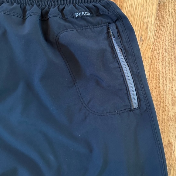 Prana Breathe Performance Mens Black Shorts Pockets  Outdoor Workout - Size S - Picture 4 of 8